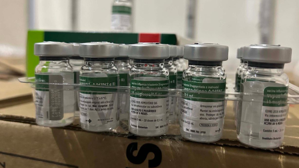 PARANÁ RECEBE 332 MIL VACINAS CONTRA A GRIPE PARA INÍCIO DA CAMPANHA NO PRÓXIMO SÁBADO (28)